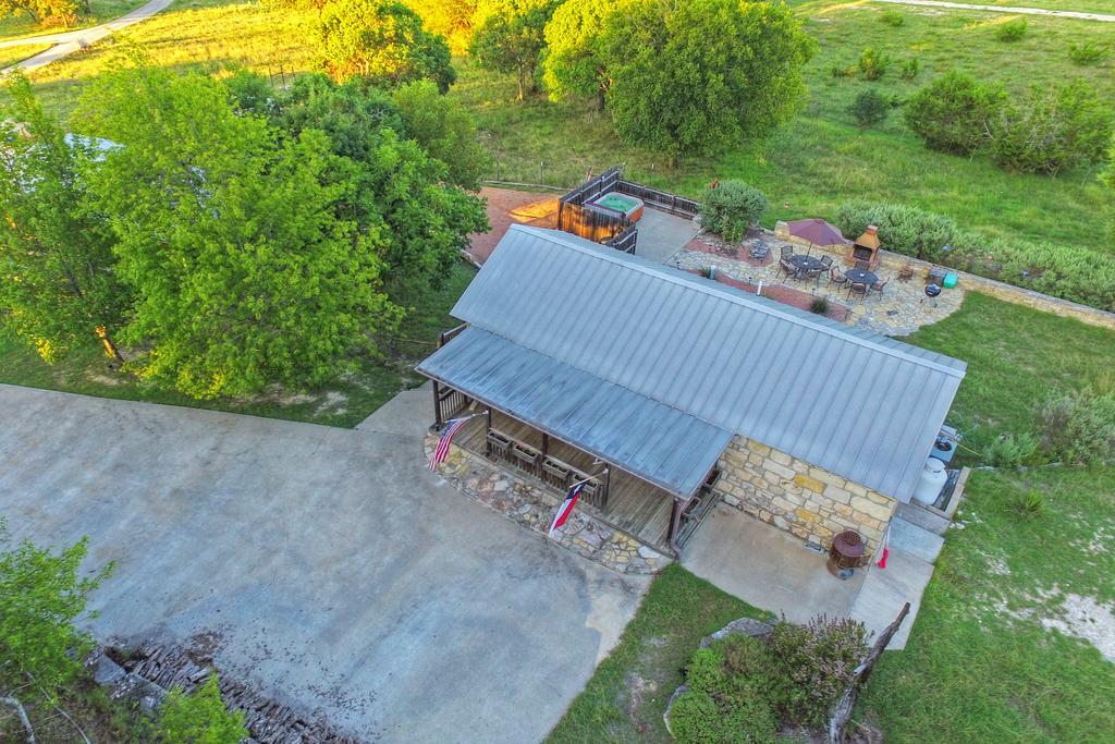 A Barn At The Quarry Bed & Breakfast Фредериксбург Екстериор снимка